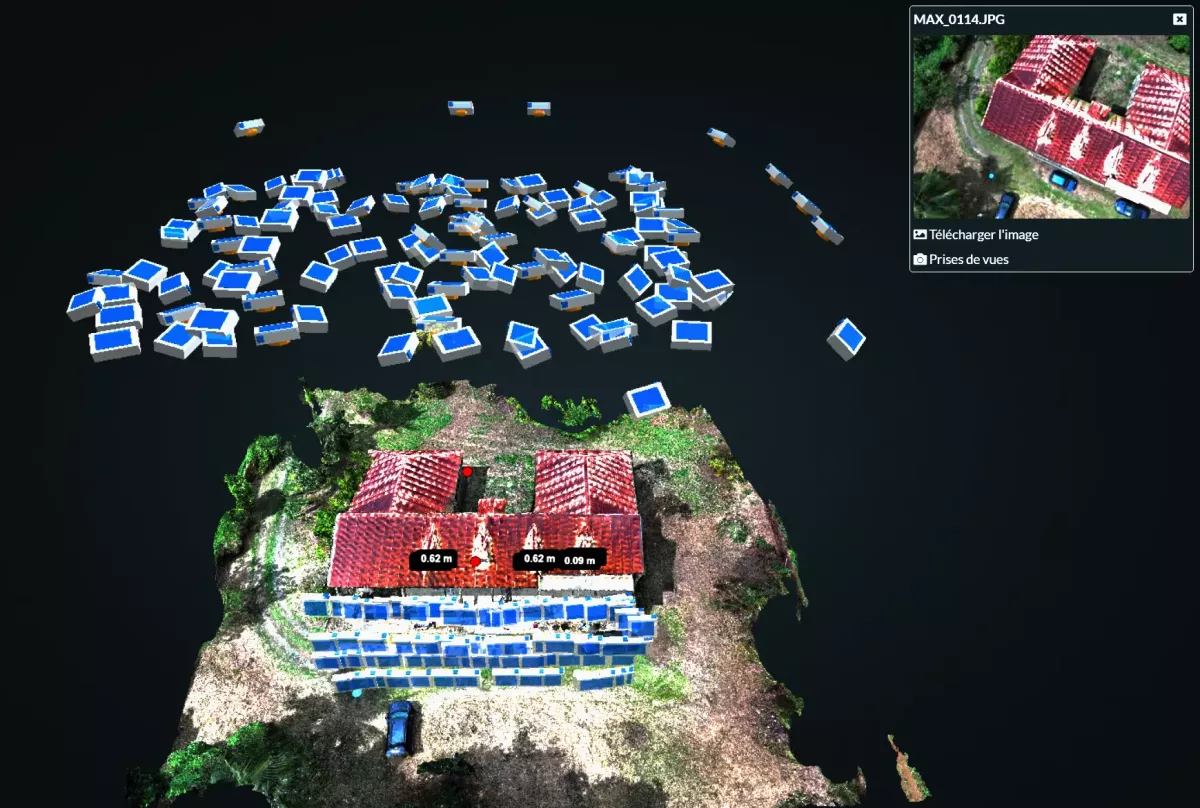 Inspection technique de bâtiment par drone avec photogrammétrie : vues haute résolution annotées, repérage des défauts et priorisation des actions.